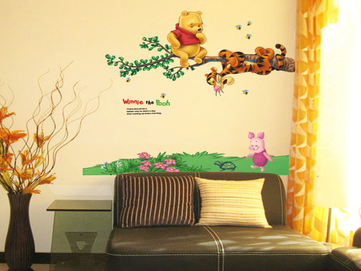 DECAL DÁN TƯỜNG GẤU POOH VÀ TIGER TRÈO CÂY TÌM MẬT