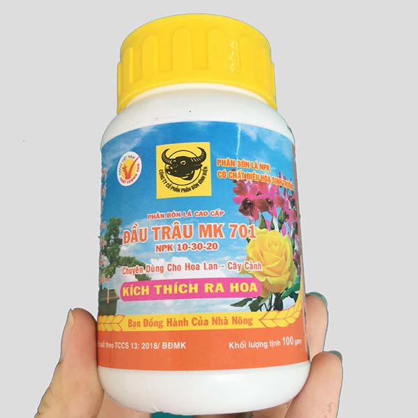 Phân Bón Đầu Trâu MK 701 Kích Thích Ra Hoa Cho Hoa Hồng, Hoa Lan, Phân Bón Chuyên Dùng Cho Hoa ,Cây Cảnh