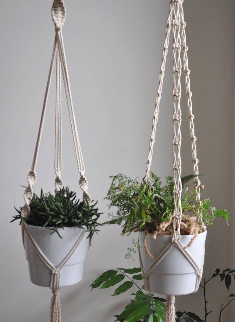01 Dây tết thủ công Macrame treo tường trang trí chậu cây cảnh kết hợp vòng gỗ. DT270321