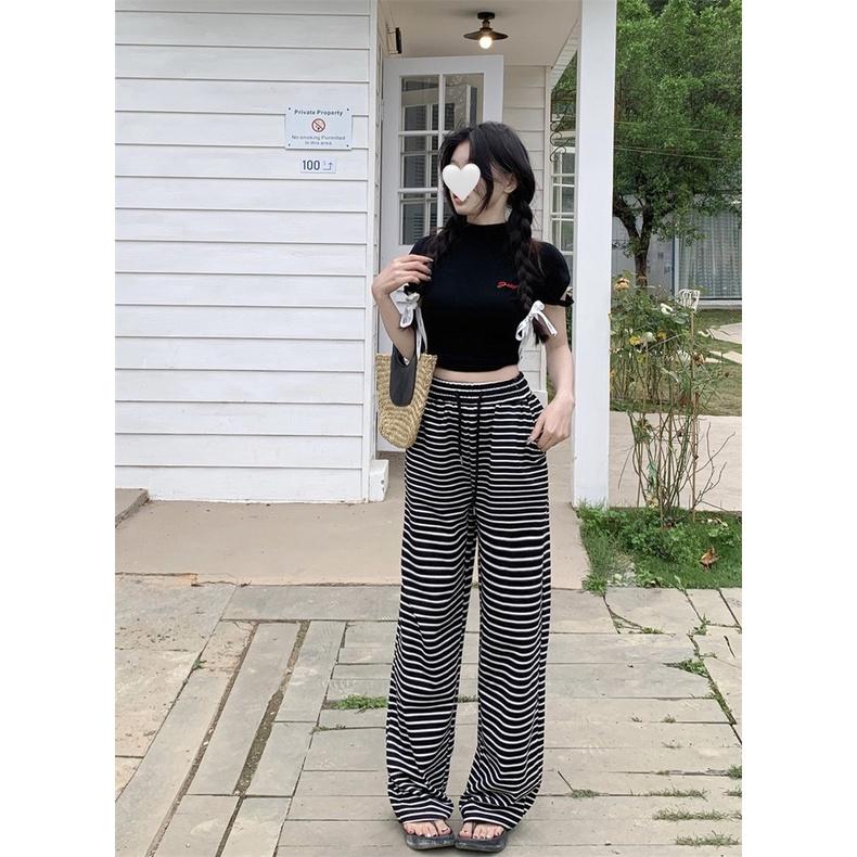 Bộ Áo Croptop Nữ In Chữ Kèm Quần Culottes