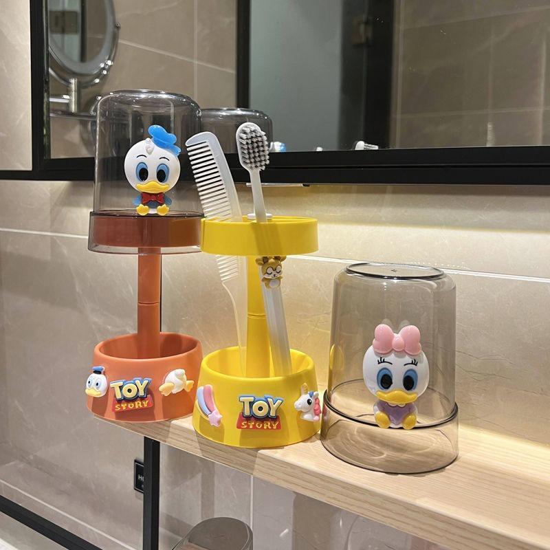 Giá đựng cốc kiêm kệ để bàn chải đánh răng siêu cute