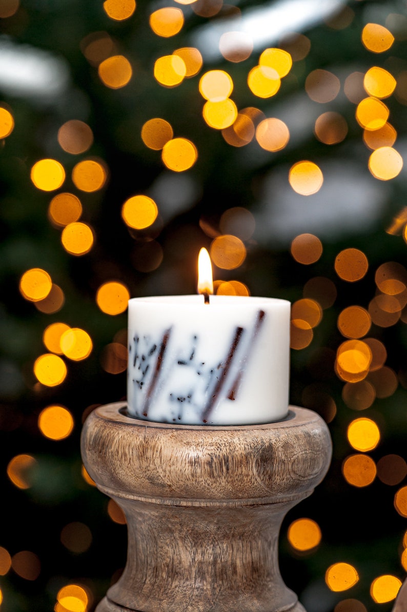 Nến thơm Giáng sinh, nến sáp đậu nành, hương thơm tinh dầu vỏ quế và nụ đinh hương, được trang trí bằng thanh quế và nụ đinh hương tự nhiên -250ml