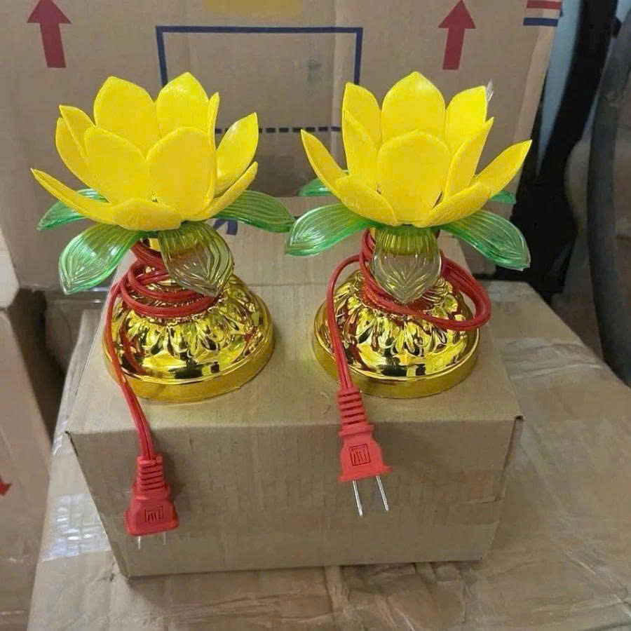 Combo 2 Đèn Hoa Sen Nhựa Để Bàn Thờ – Trang Trí Phật Giáo Trang Nghiêm