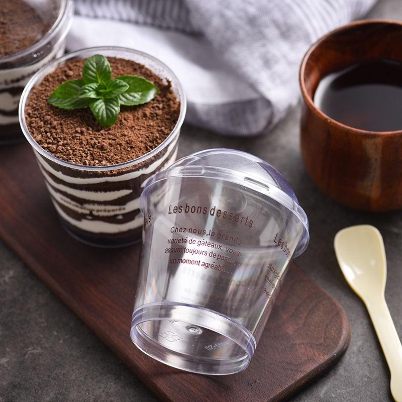 Ly Bánh Tiramisu Mousse SET 10 Cốc Panna Cotta Sữa Chua Bằng Mica Trong Có Nắp in Chữ LES BONS