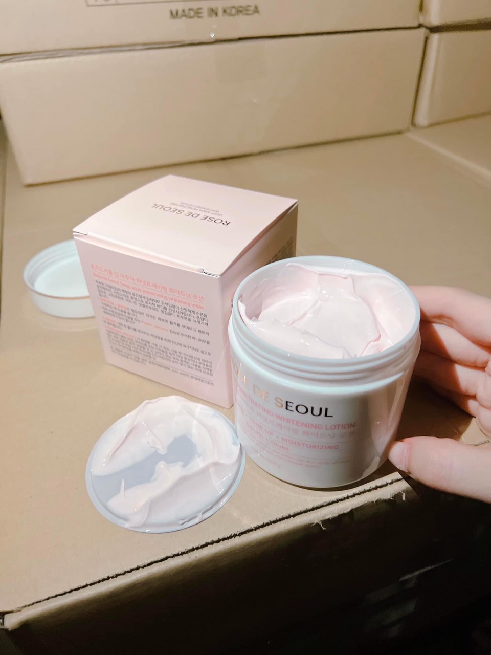 Kem body Rose De Seoul 200g date 2026 Dưỡng Ẩm, Dưỡng Trắng, Không nhờn dính, Không lộ vân