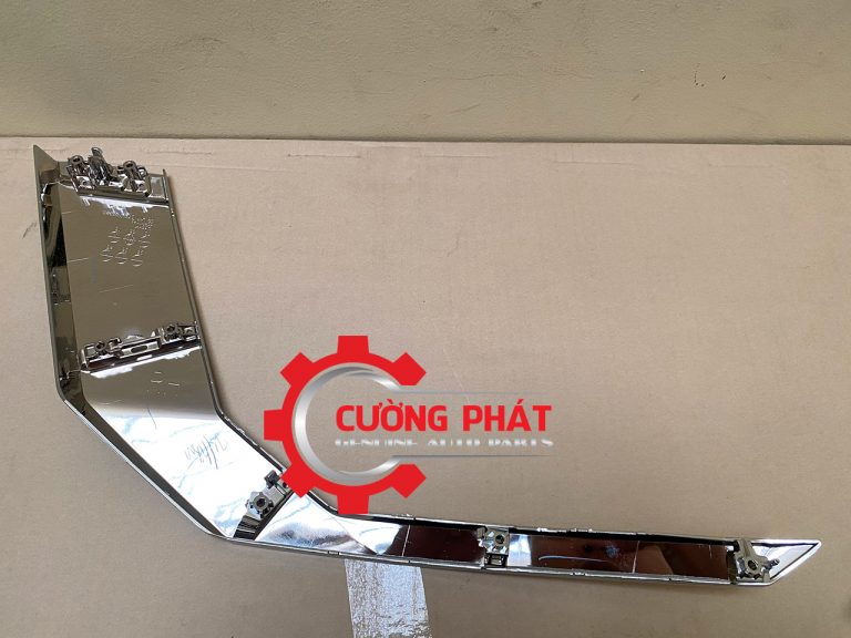 Nẹp mạ cản trước dưới Mitsubishi Xpander 2022