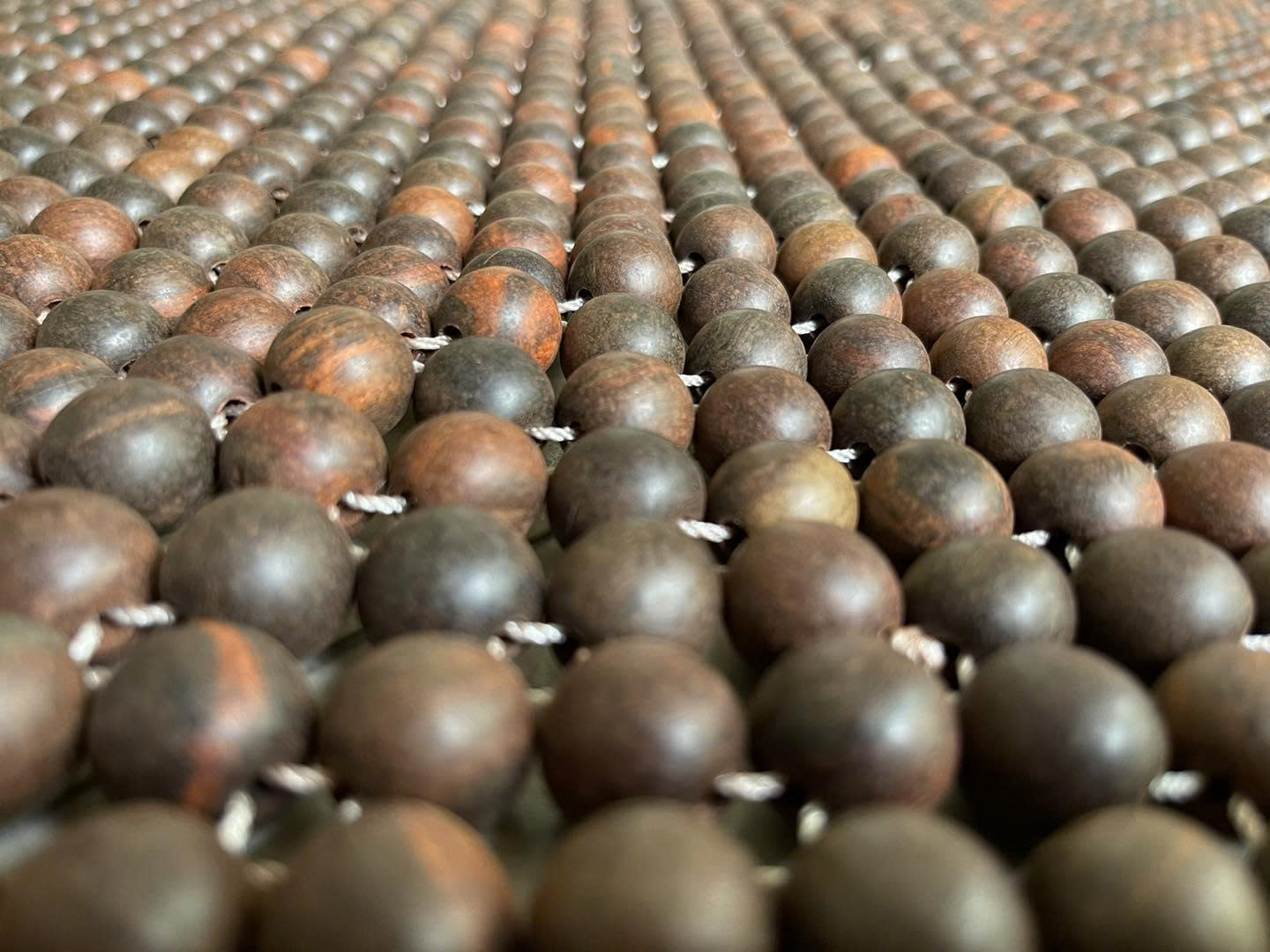 Chiếu Hạt Gỗ Trắc Mộc Cao Cấp - Kích Thước 1,5mx1,9m hạt 1.2cm ( video , hình thật )