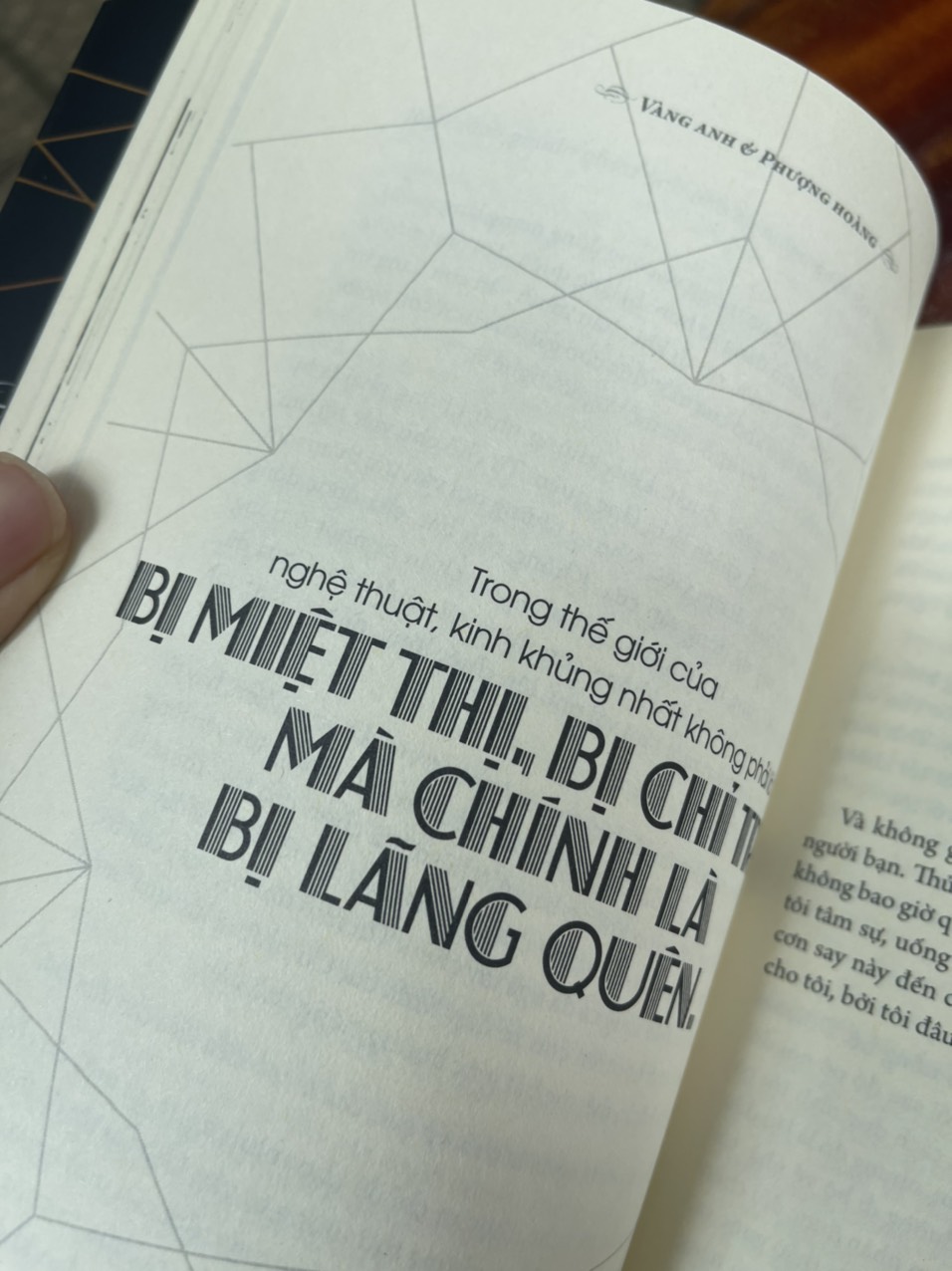 [Bìa mềm]  Hoàng Thùy Linh - Vàng Anh Và Phượng Hoàng - Công ty TNHH Sách Phục Hưng