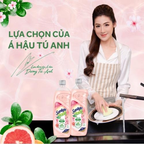 Nước lau sàn Sunlight hương hoa cỏ xuân 1kg, Sữa Tắm Lifebuoy Mát lạnh sảng khoái 800g và Nước giặt Omo Matic Cửa trước Khử mùi Thư thái túi 3.6kg