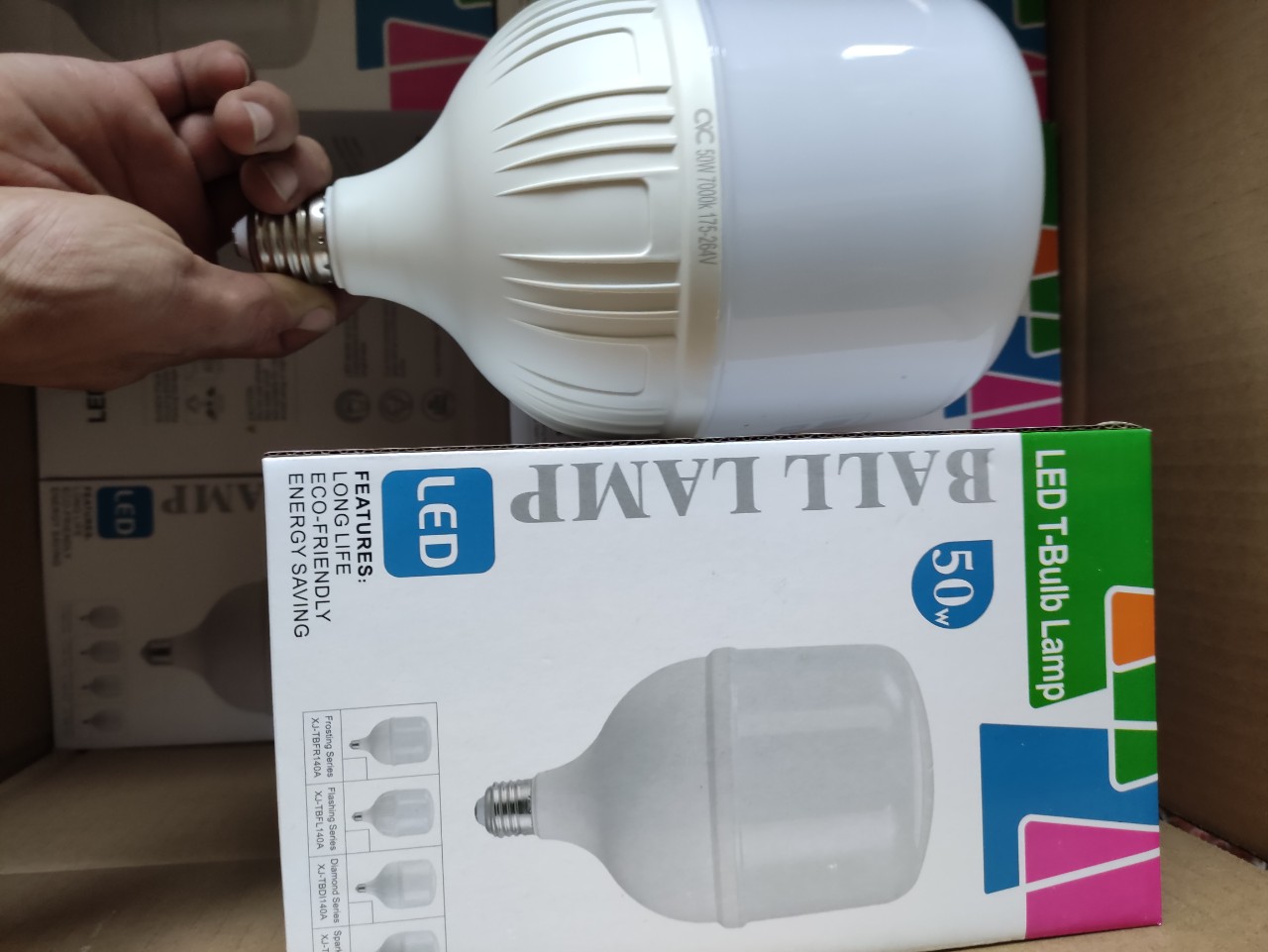 Bóng đèn led 50w ánh sáng vàng phi to 13.5cm