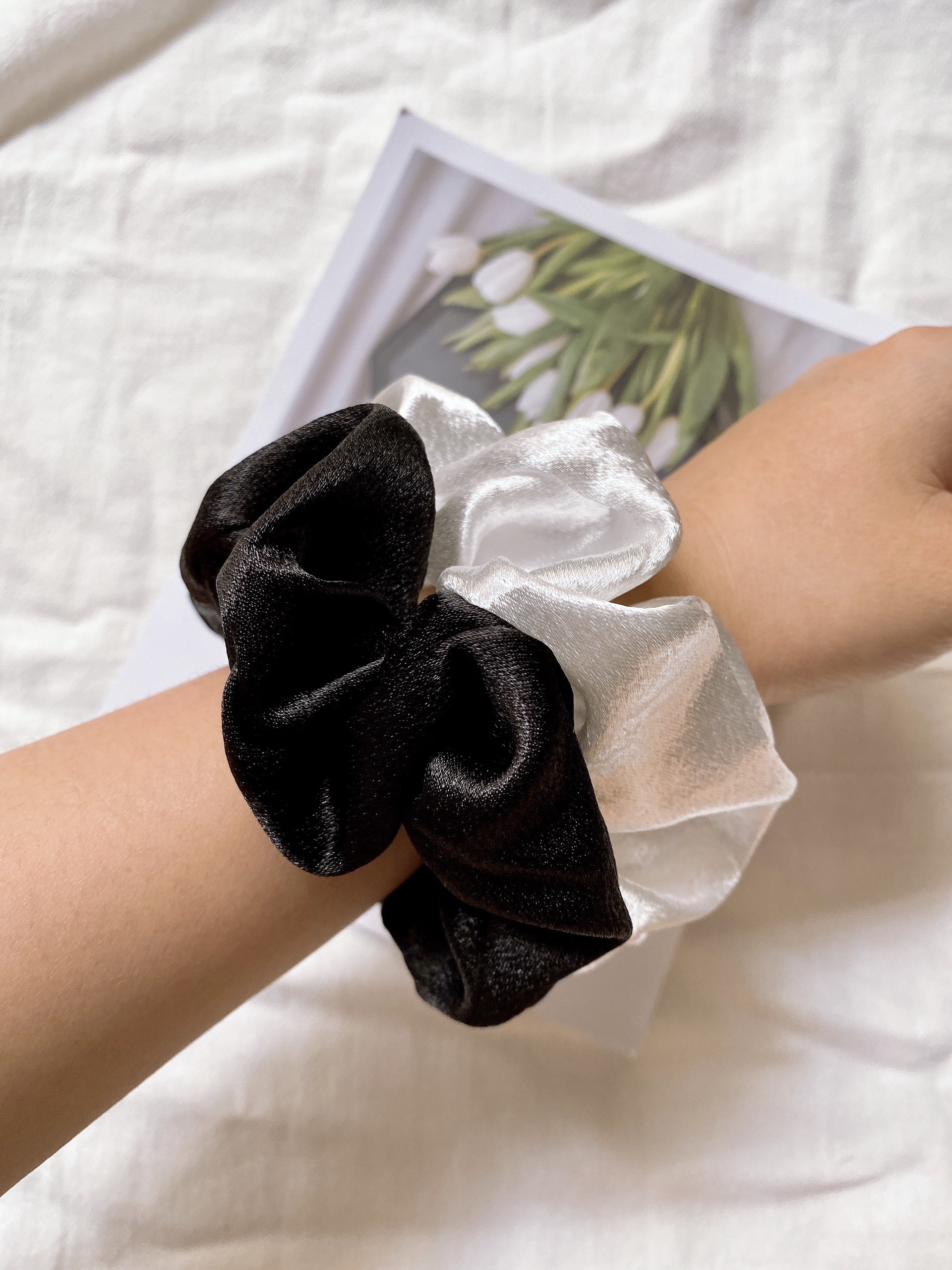 Cột Tóc Vải Scrunchies, Dây Buộc Tóc Scrunchies Nhiều Màu Hàn Quốc SC03 cực kì xinh xắn