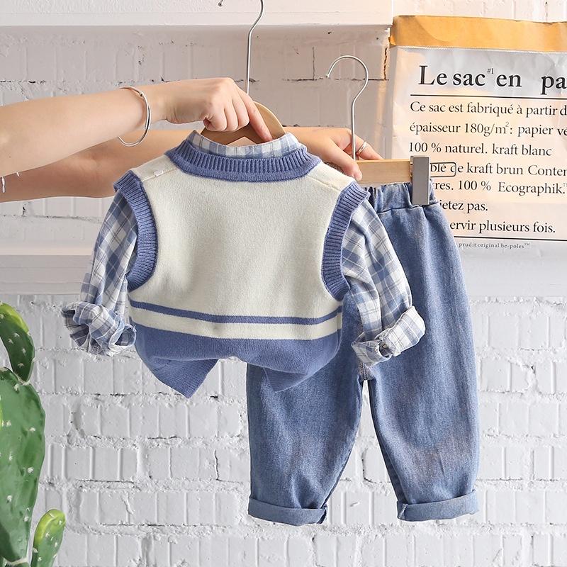 Set 3 chi tiết bé trai gồm gile len + sơ mi kẻ dài tay + quần jean dài