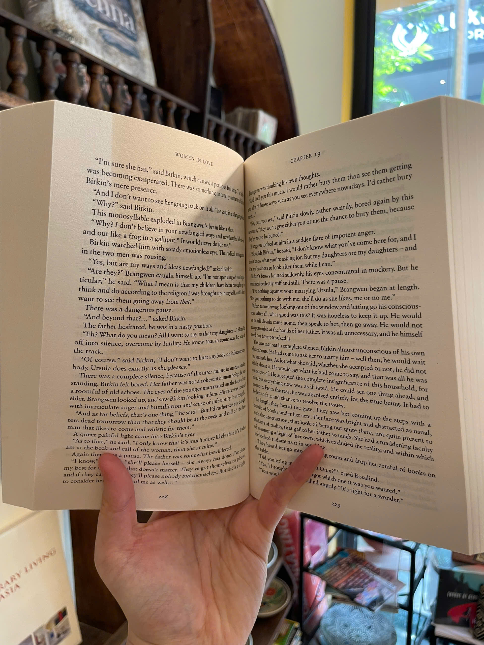 Sách - Women in Love by D.H. Lawrence - Classics/Fiction/Literature book in English - Ngoại Văn