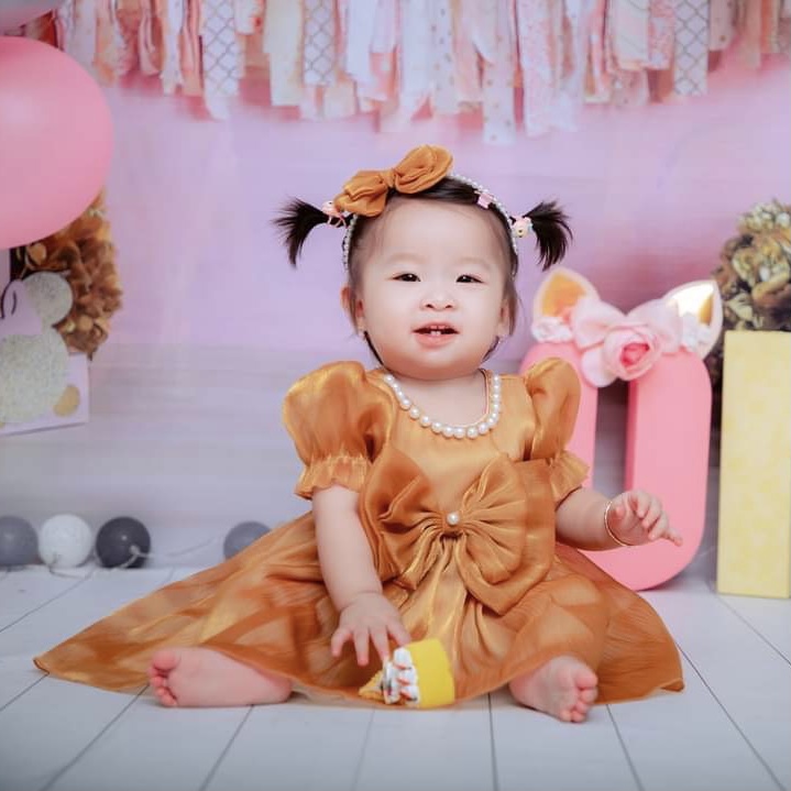 Váy Tơ Vàng Lấp Lánh Cho Bé Gái 4 Đến 28kg, Đầm Bé Gái Tặng Kèm Cài