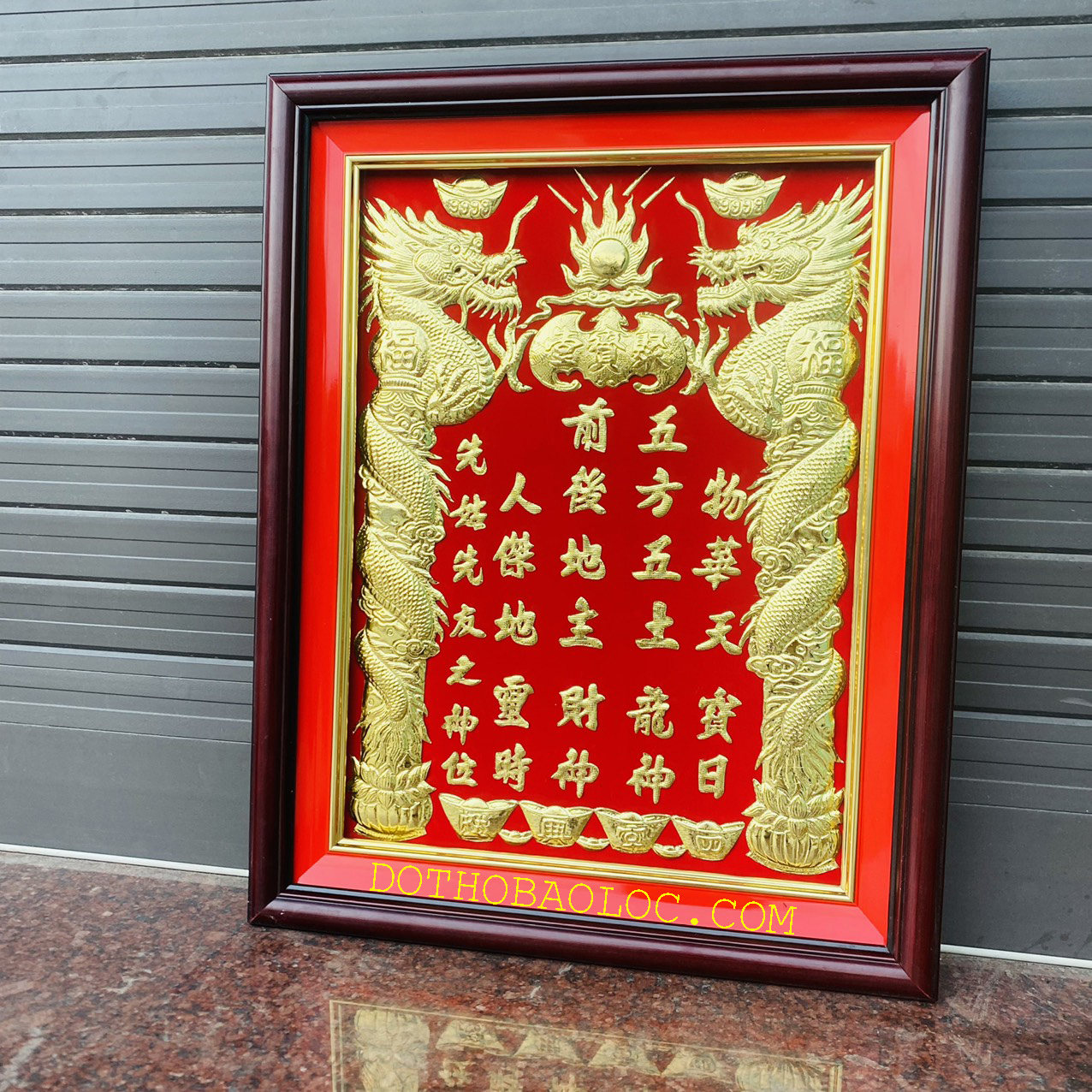 Bài vị Thần Tài Thổ Địa dát vàng 48cmx68cm – Nền đỏ – Vàng 24 K