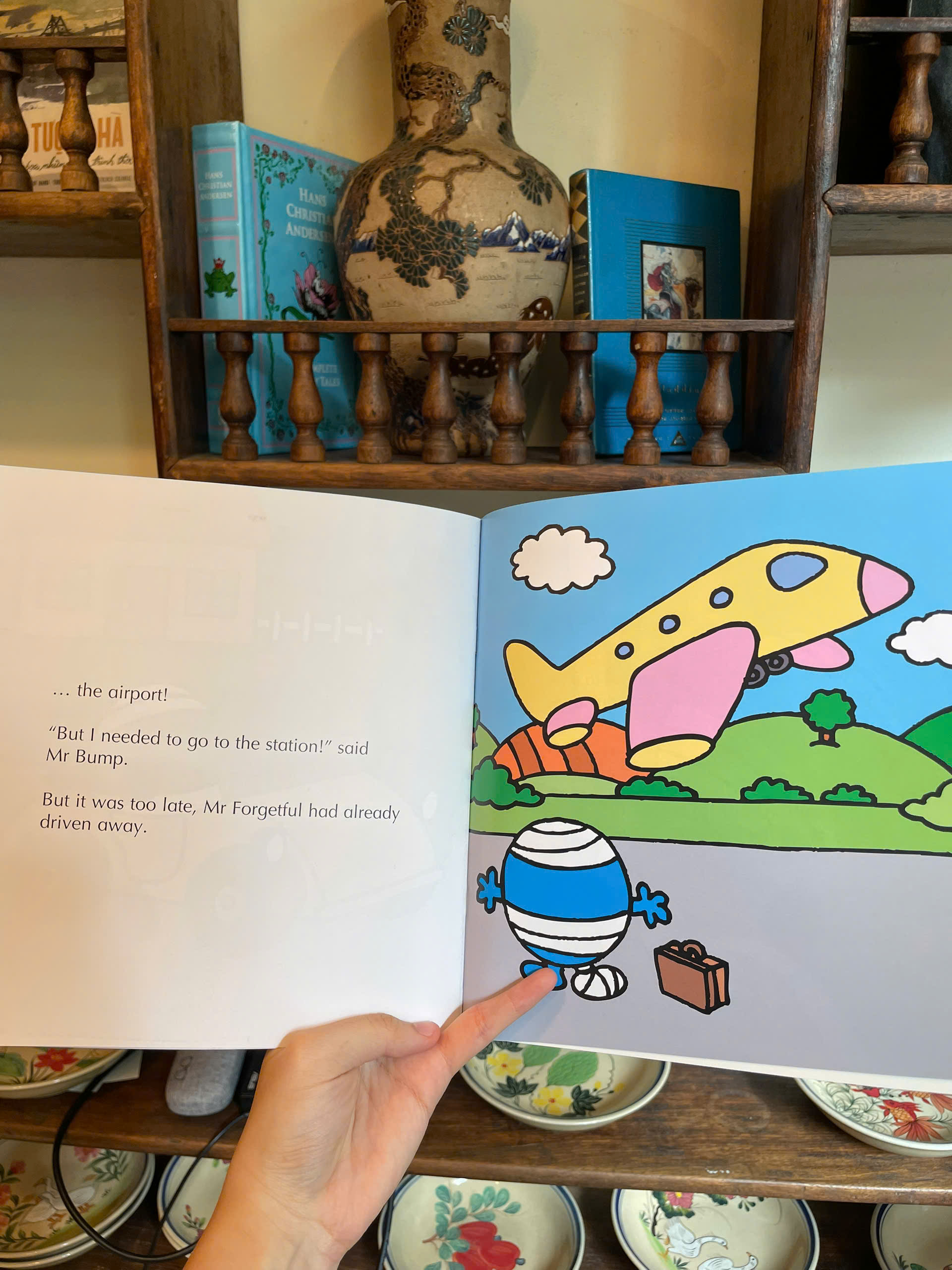 Sách - Mr Bump Goes On Holiday by Roger Hargreaves - Children Picture Story book in English