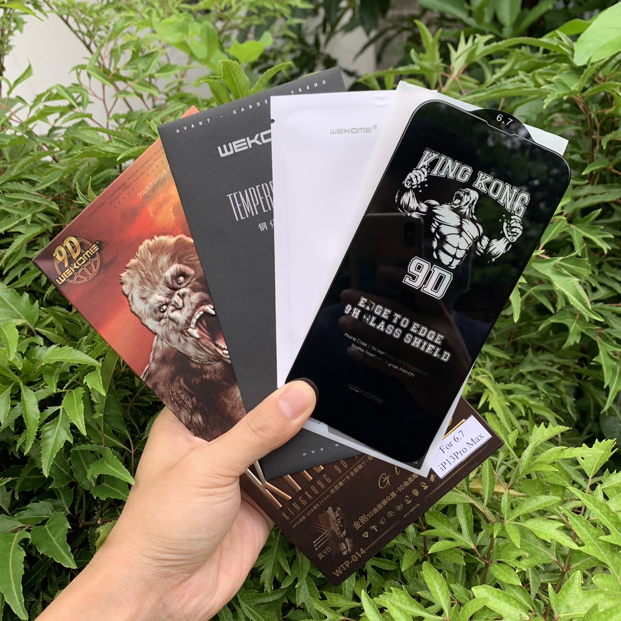 Kính Cường Lực KingKong 9D Full Màn Trong Suốt Dành Cho iPhone 13, 13Mini, 13Pro, 13Pro Max - Full Hộp Sắt Cao Cấp - Hàng Chính Hãng