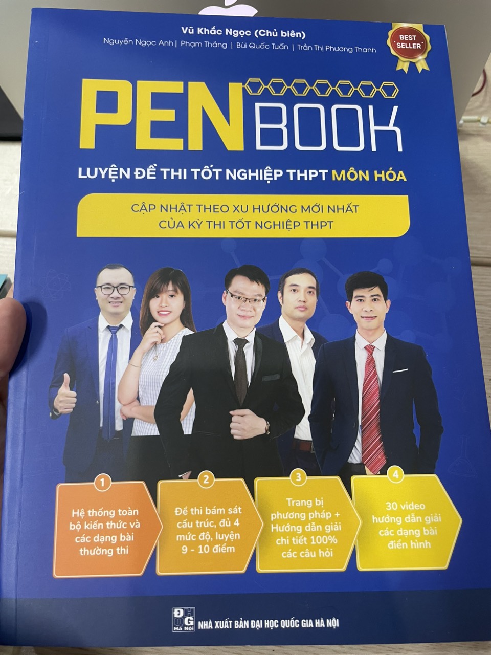 Hình ảnh Combo 2 cuốn PENBOOK - Luyện đề thi Tốt nghiệp THPT - Bộ 2 môn Lí, Hóa