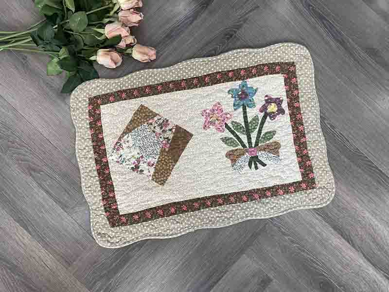 Thảm chùi chân - Hoa cúc 3 nhánh & ô vuông sắc màu - TCC542