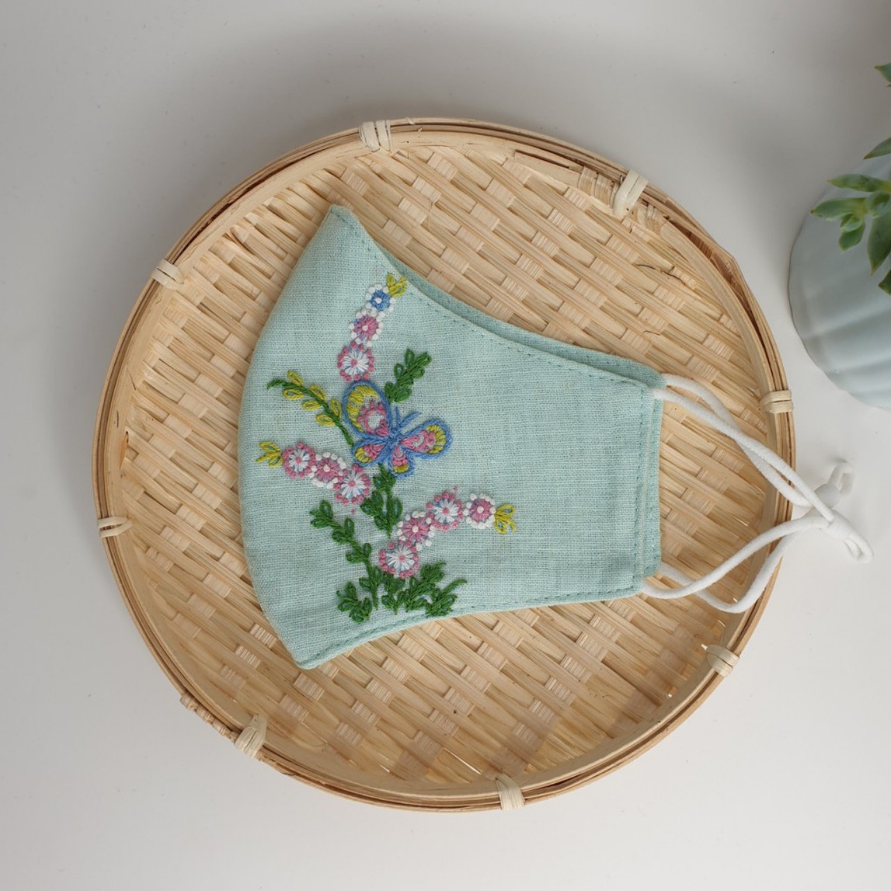 Khẩu trang thêu tay vải linen JL109