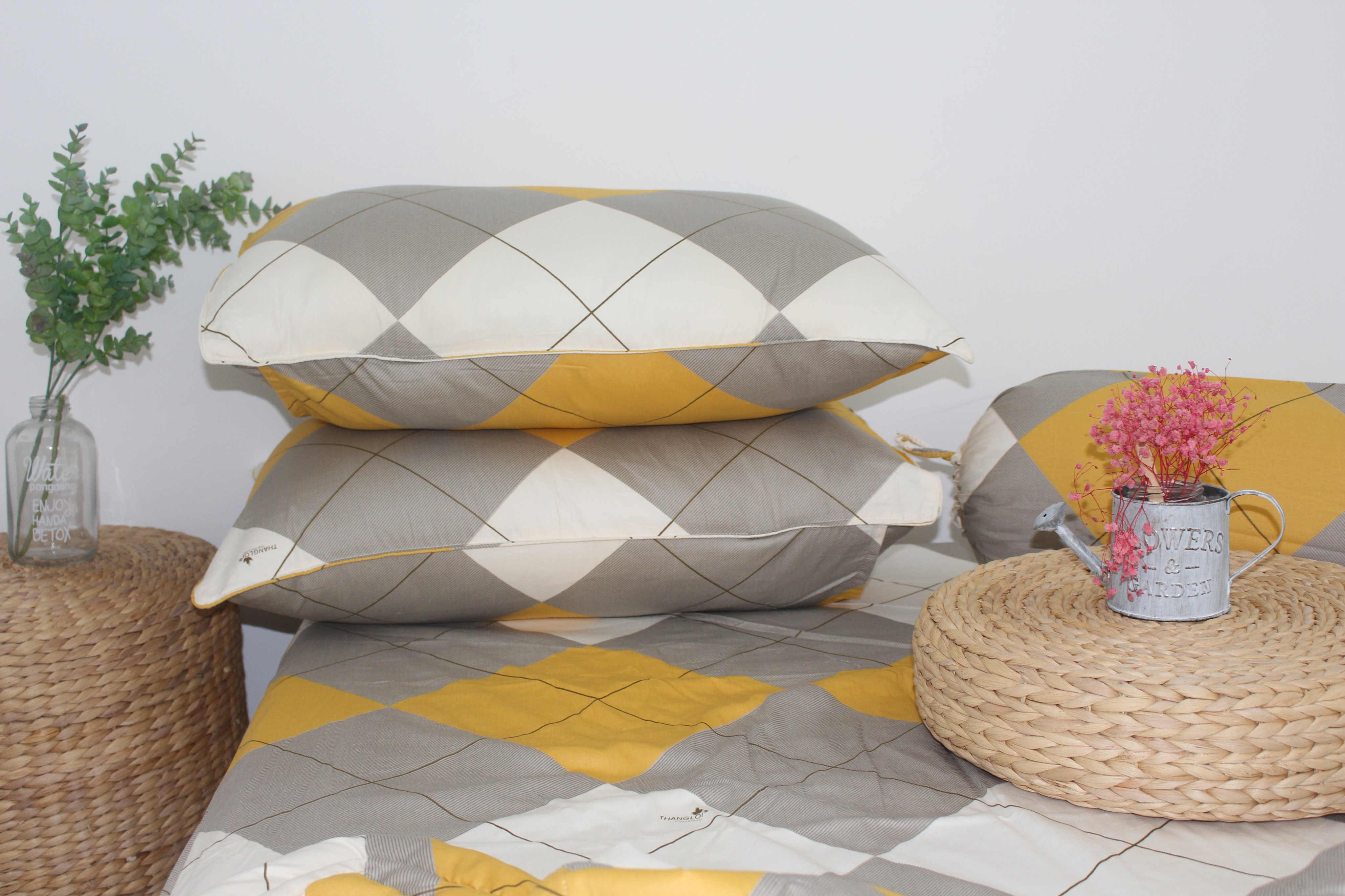 Bộ Drap Gối Cotton -Mẫu Tam giác Vàng - vải dày dặn, mát mẻ, siêu thấm mồ hôi