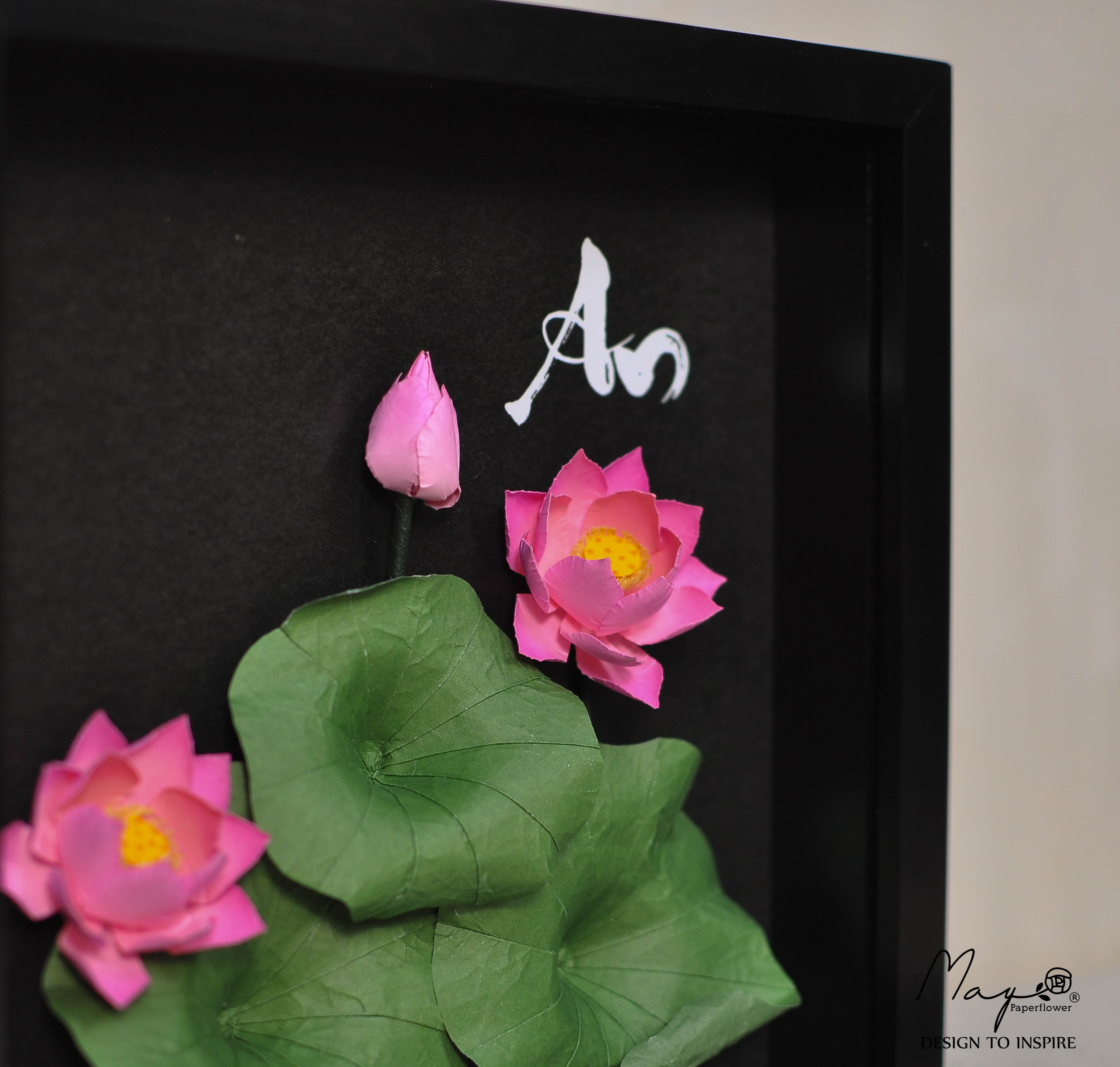 Tranh hoa giấy handmade trang trí cao cấp HOA SEN chữ "An" 25x25 - Maypaperflower Hoa giấy nghệ thuật