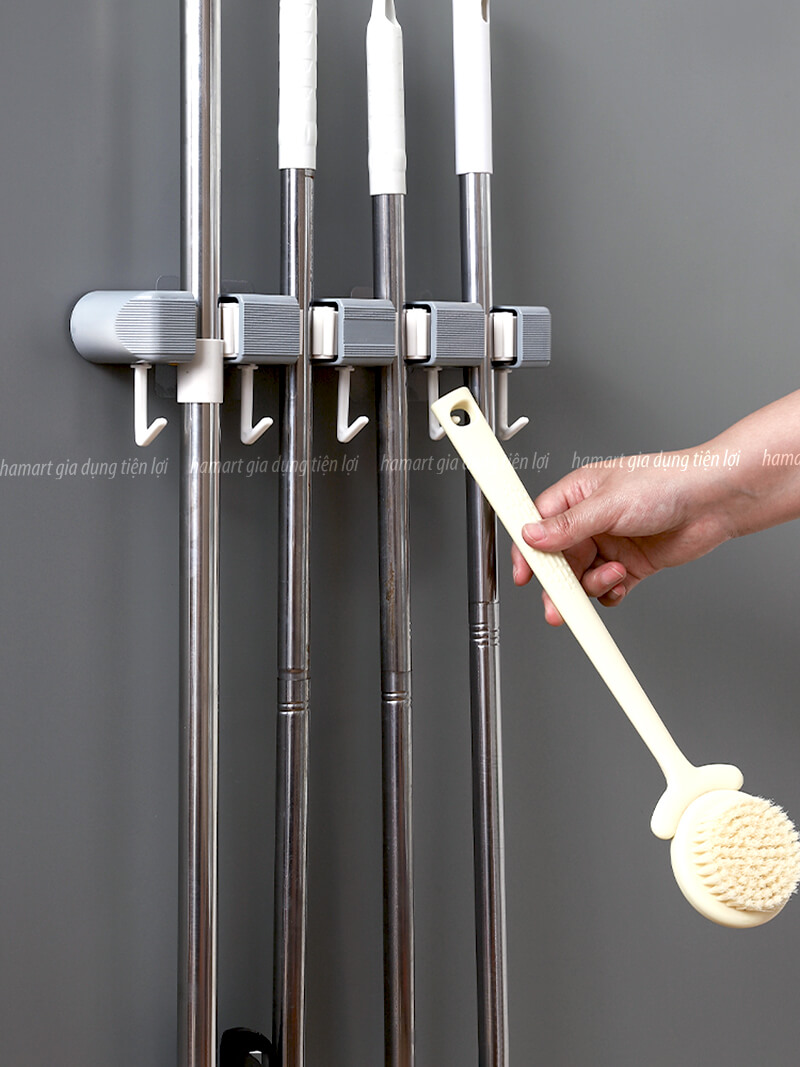 Giá Đỡ Chổi 4 Lỗ Kẹp Cây Lau Nhà 5 Móc Treo Khăn Bàn Chải Cọ Tắm Đa Năng Hamart Dán Tường Siêu Dính
