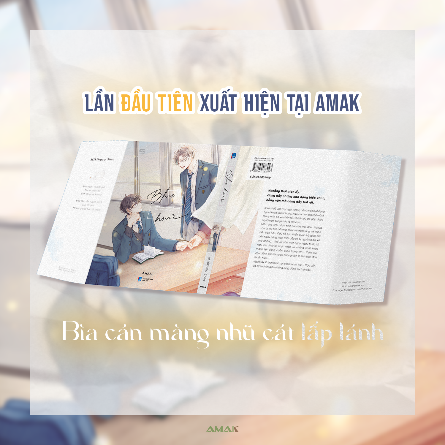 Sách - Blue Hour - Tặng Kèm Clearcard