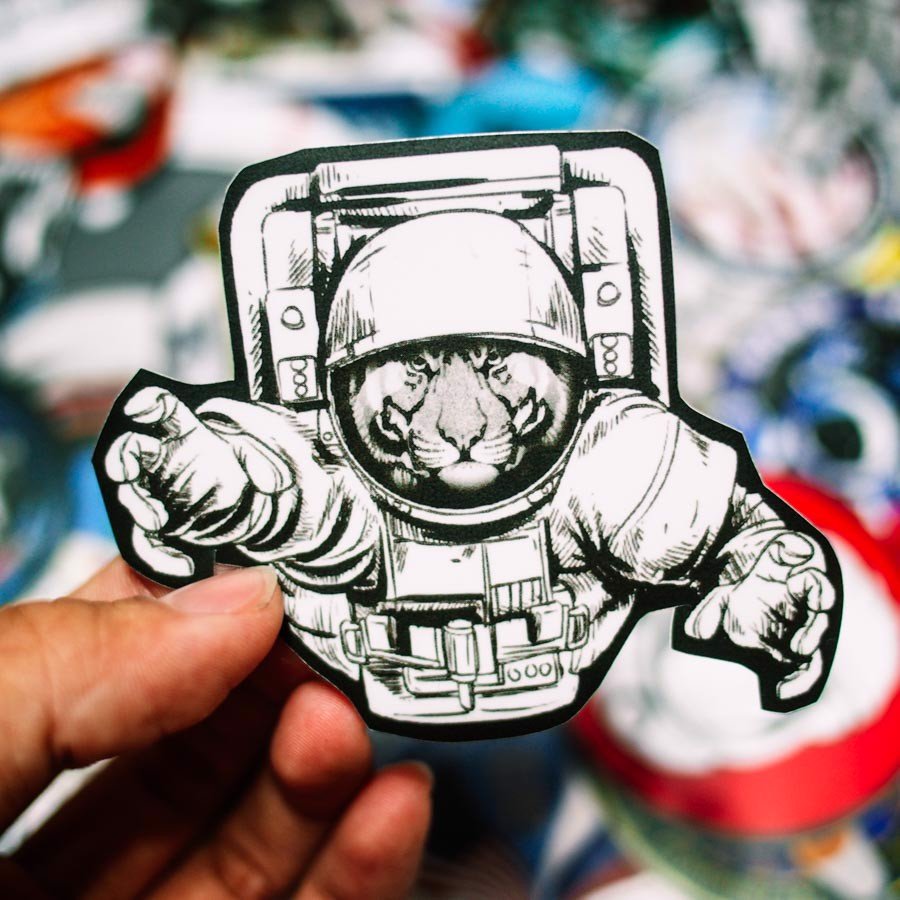 Hộp 100 Sticker Astronaut Phi hành gia vũ trụ dán Laptop, Vali, Mũ bảo hiểm, Điện thoại, Xe máy, hình dán chủ đề Phi hành gia