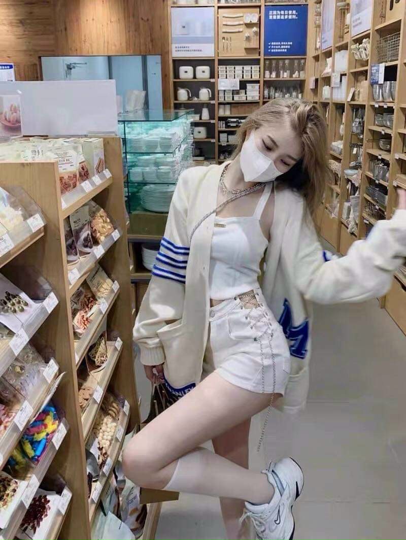 Khoác nỉ cadigan M màu sữa