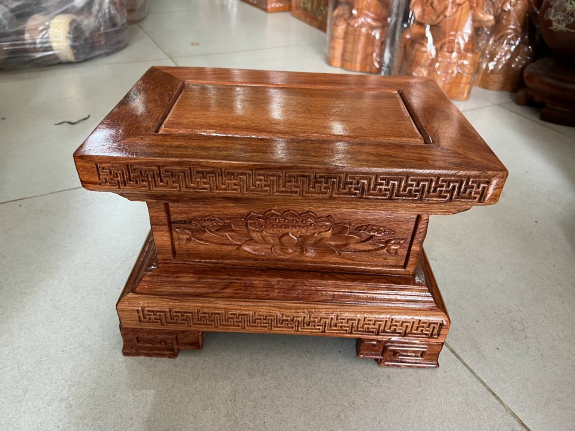 Đôn vuông kê tượng gỗ hương -kỷ chiện-chân loa gỗ cao 20 cm mặt 20 cm