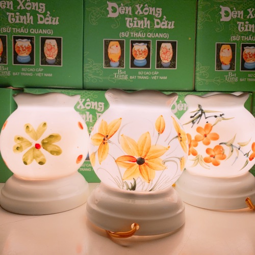 Đèn xông tinh dầu gốm trắng hoa văn mini