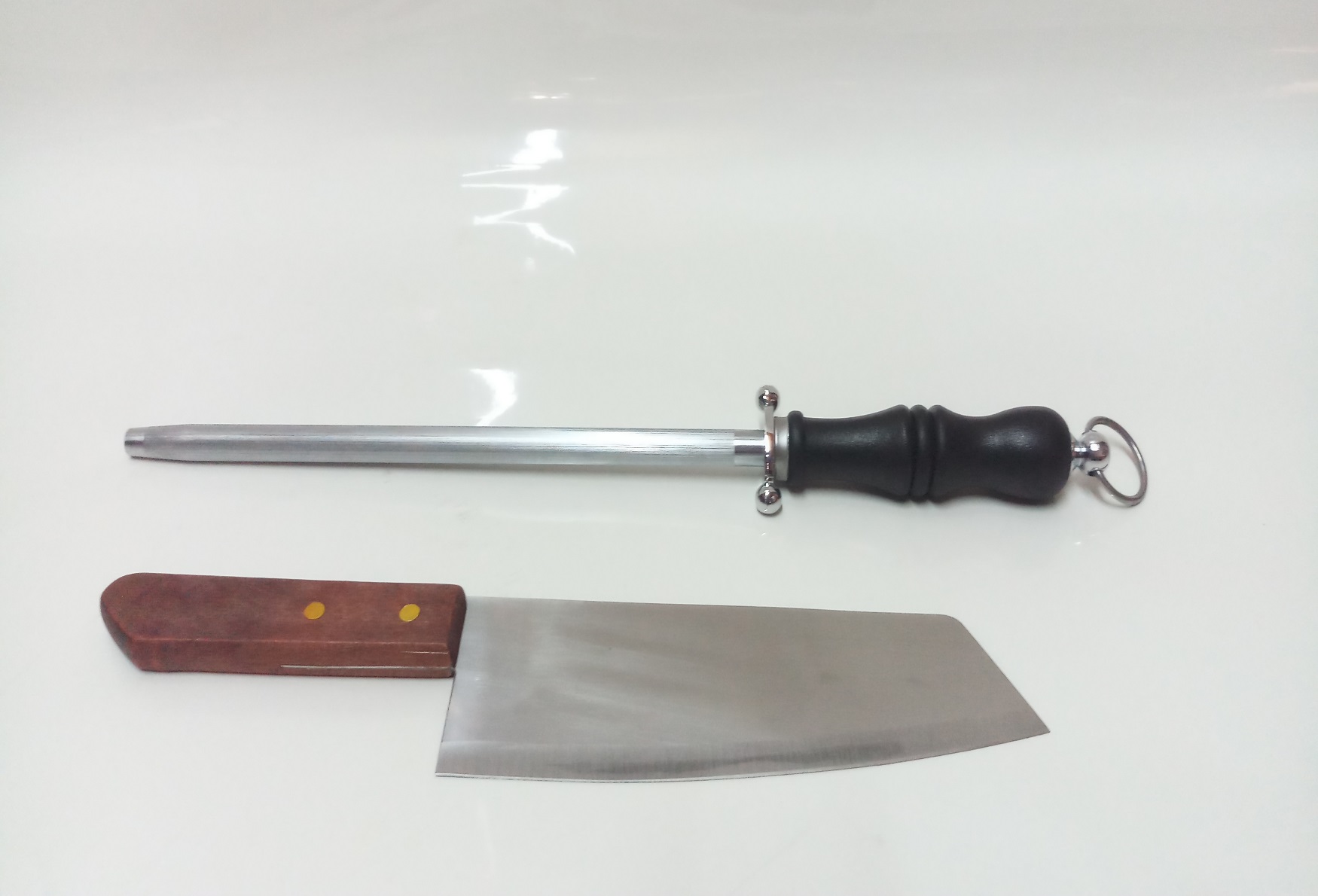COMBO 1 LIẾC DAO THÁI LAN TRÒN CAO CẤP+ 1 DAO INOX ĐA NĂNG CÁN NHỰA.