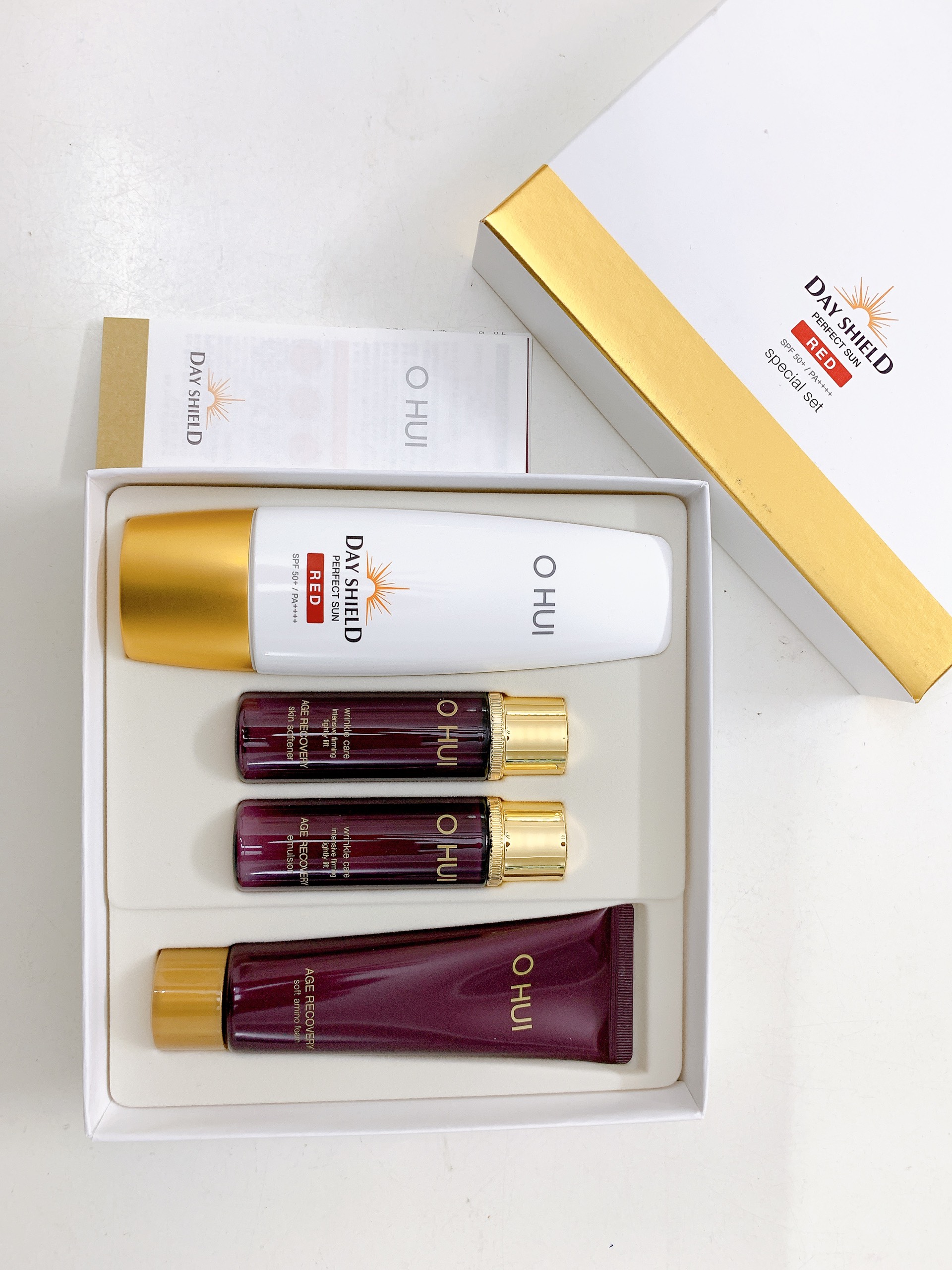 Bộ kem chống nắng OHUI DS PERFECT SUN RED SET