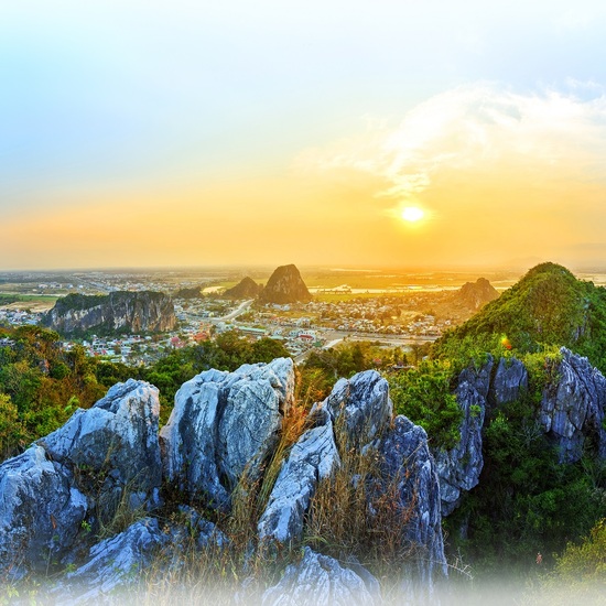 Huế - Đại Nội - Làng hương Thủy Xuân - Lập An - KDL Bà Nà - Cầu Vàng - Sơn Trà - Hội An - Đà Nẵng