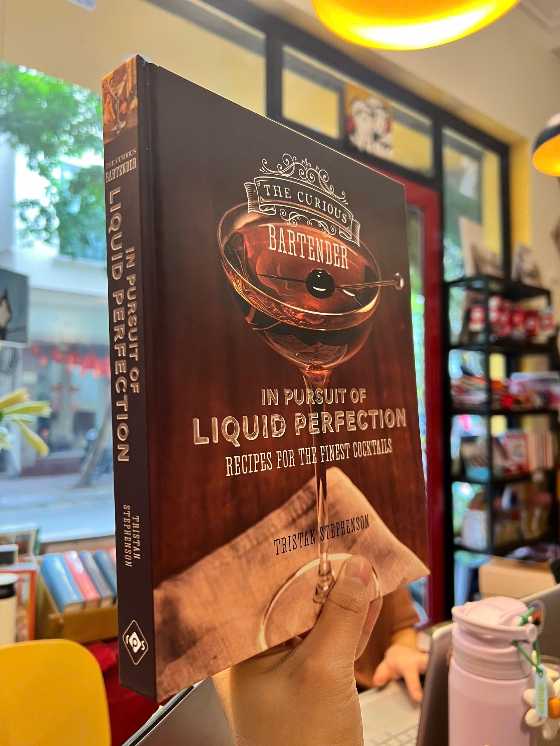 Sách - The Curious Bartender: In Pursuit of Liquid Perfection - Cocktails / Ngoại văn Nhập khẩu UK