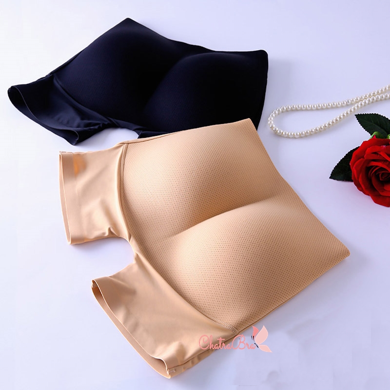 Quần đùi mặc váy su trơn độn mông tạo dáng quyến rũ