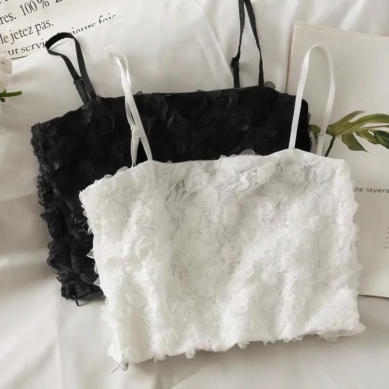 Áo hai dây dáng croptop Midori thêu hoa dễ thương M242