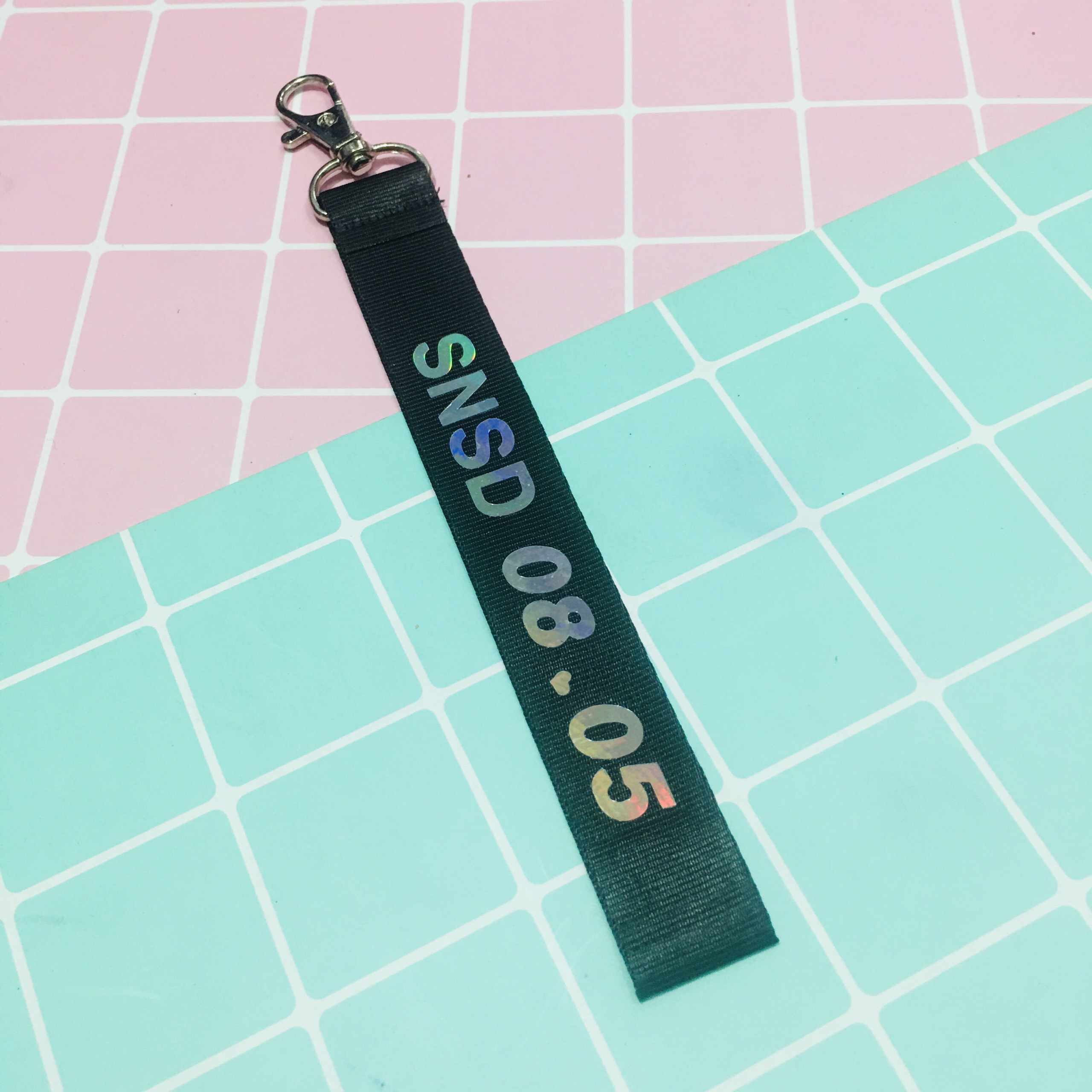 COMBO 2 Móc khoá nametag SNSD chữ PHẢN QUANG KPOP