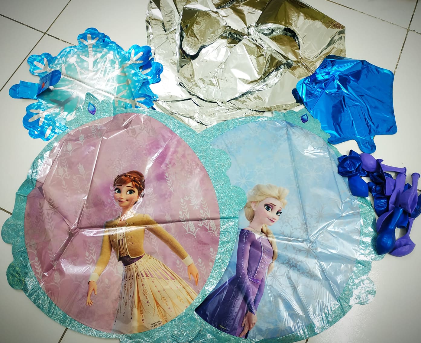 Set bong bóng trang trí sinh nhật, sự kiện cho bé chủ đề Nữ hoàng Băng giá Frozen Elsa, Anna và Bông tuyết (tặng kèm phụ kiện treo bóng)