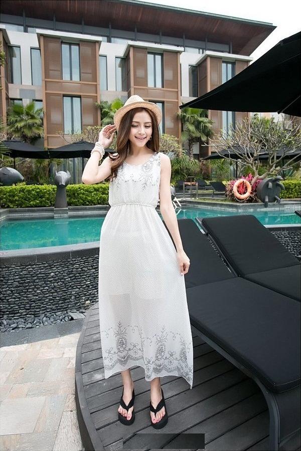Thướt tha, nữ tính với váy - đầm dài đi biển NH25
