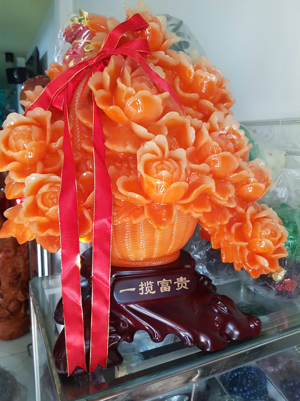 Tượng Bình Hoa Mẫu Đơn Đỏ Cam Mới To Dây Đỏ May Mắn Quá Hoành Tráng Đẹp Lắm Size Cao 55cm Ngang 48cm Sâu 31cm biểu tượng sự Hưng Thịnh , thịnh vượng, phồn vinh, Giàu Sang , Phú Quý, Giàu Sang , Phú Quý trưng phòng khách nhà công công quà tặng ý nghĩa ạ