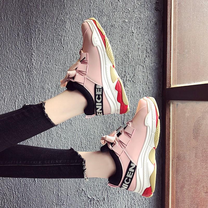 Korean ladies' sports shoes