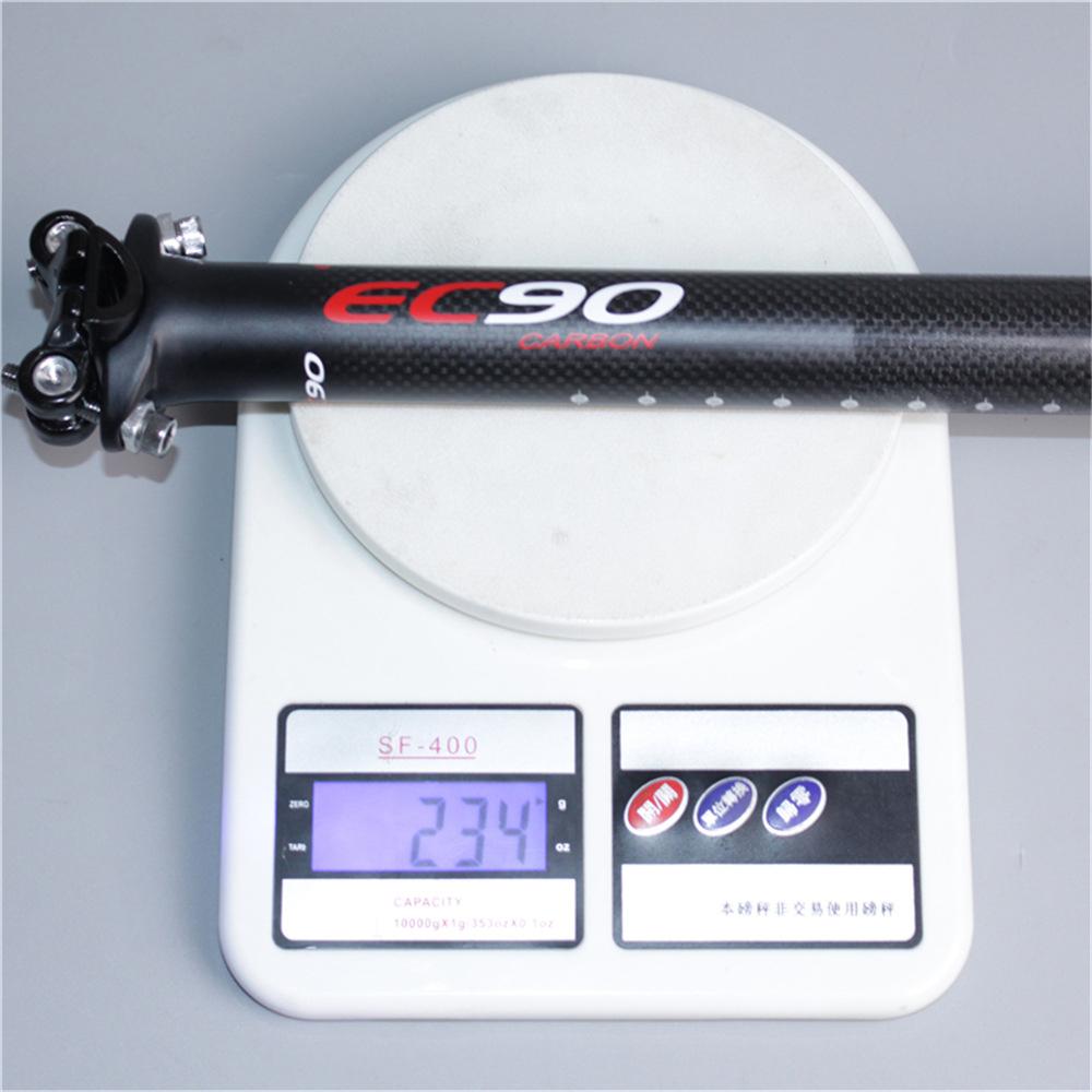 Vật liệu sợi carbon 3K với lớp hoàn thiện mờ, nhẹ và chống gỉ. Dễ dàng cài đặt và gỡ bỏ. Thích hợp cho xe đạp đường trường và leo núi.