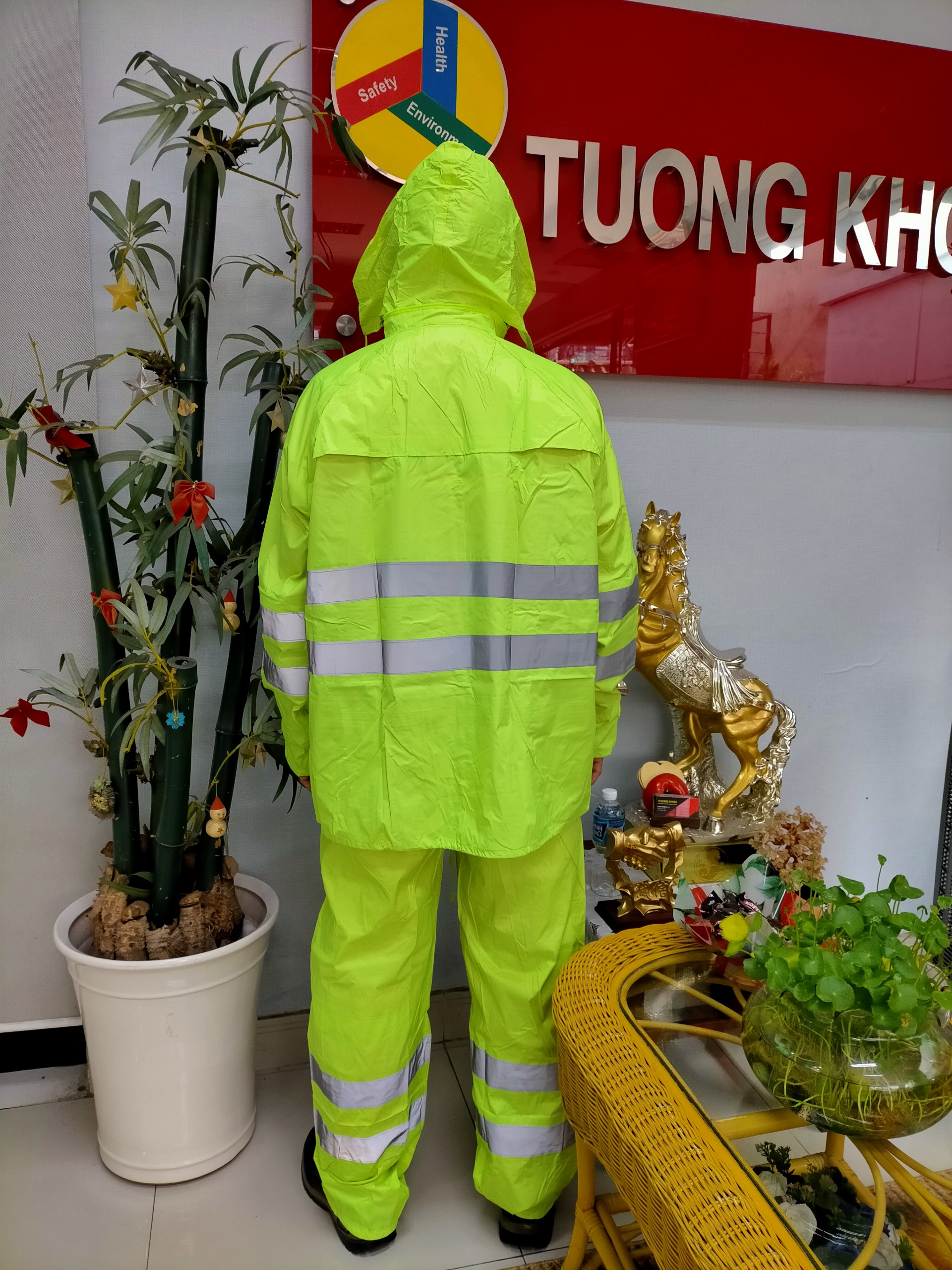 ÁO MƯA MÀU XANH CHUỐI CÓ PHẢN QUANG EN400LV DTP - Hàng Nhập Khẩu