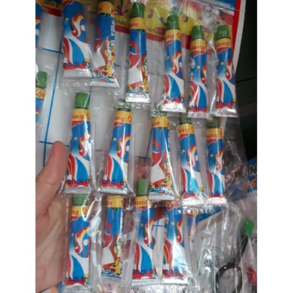 Tuýp keo thổi bong bóng tuổi thơ