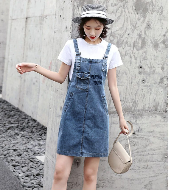 VÁY YẾM JEAN THÊU CHỮ PLAYFUL YOUTH D795