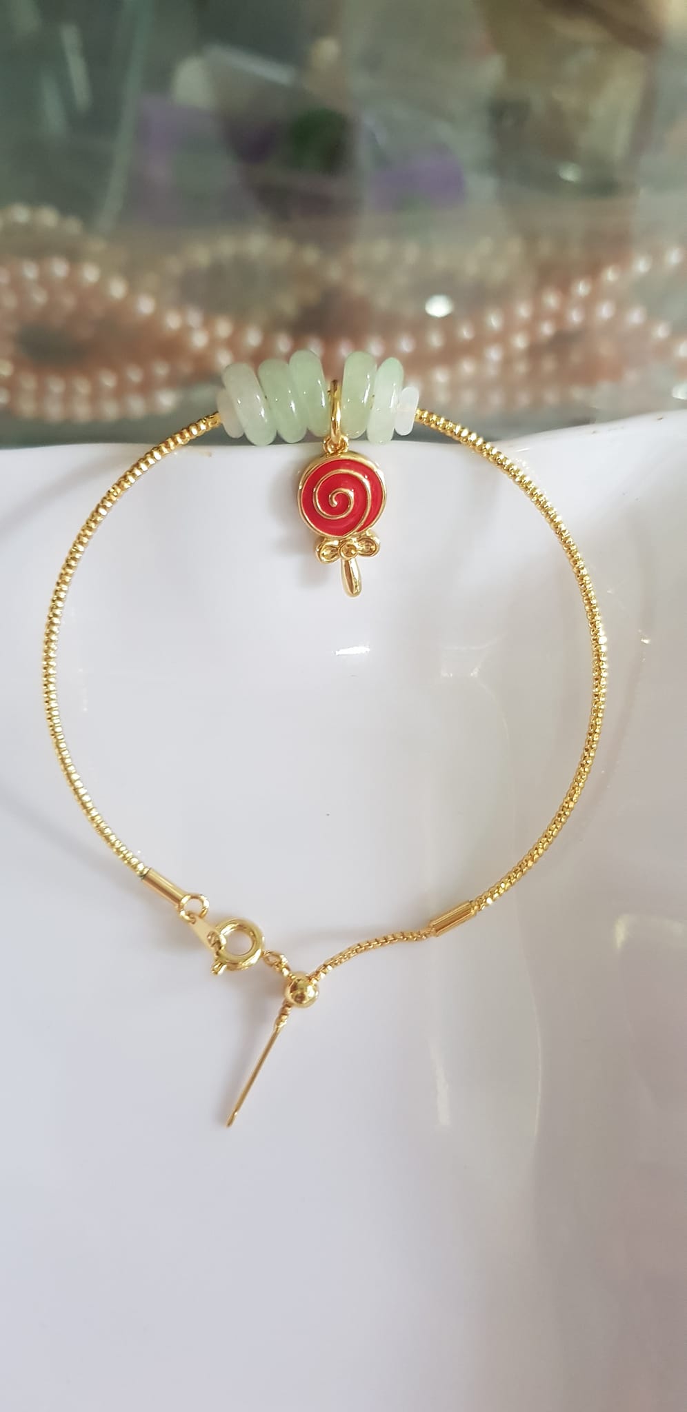 Vòng Tay charm xinh đẹp 5 đồng tiền đá cẩm thạch tự nhiên Đồng tiền Trắng Xanh nhẹ phối charm đỏ kiểu tròn may mắnVòng màu vàng khoen rút xinh Nữ đeo dễ thương ạ