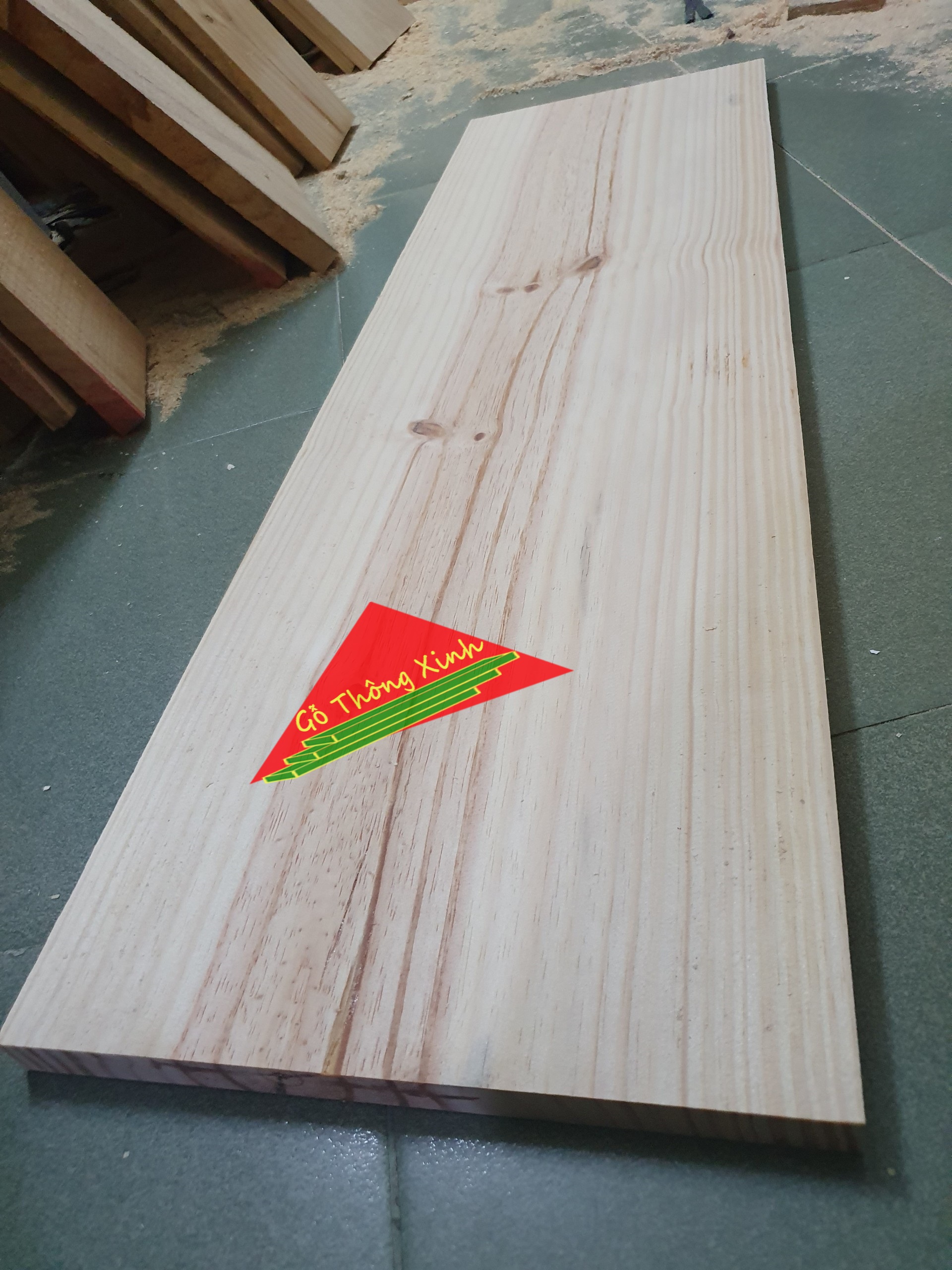 Tấm gỗ thông mặt lớn rộng 30cm, dài 1m2, dày 2cm bào láng 4 mặt có thể dùng làm mặt bàn, ốp kệ, đóng tủ