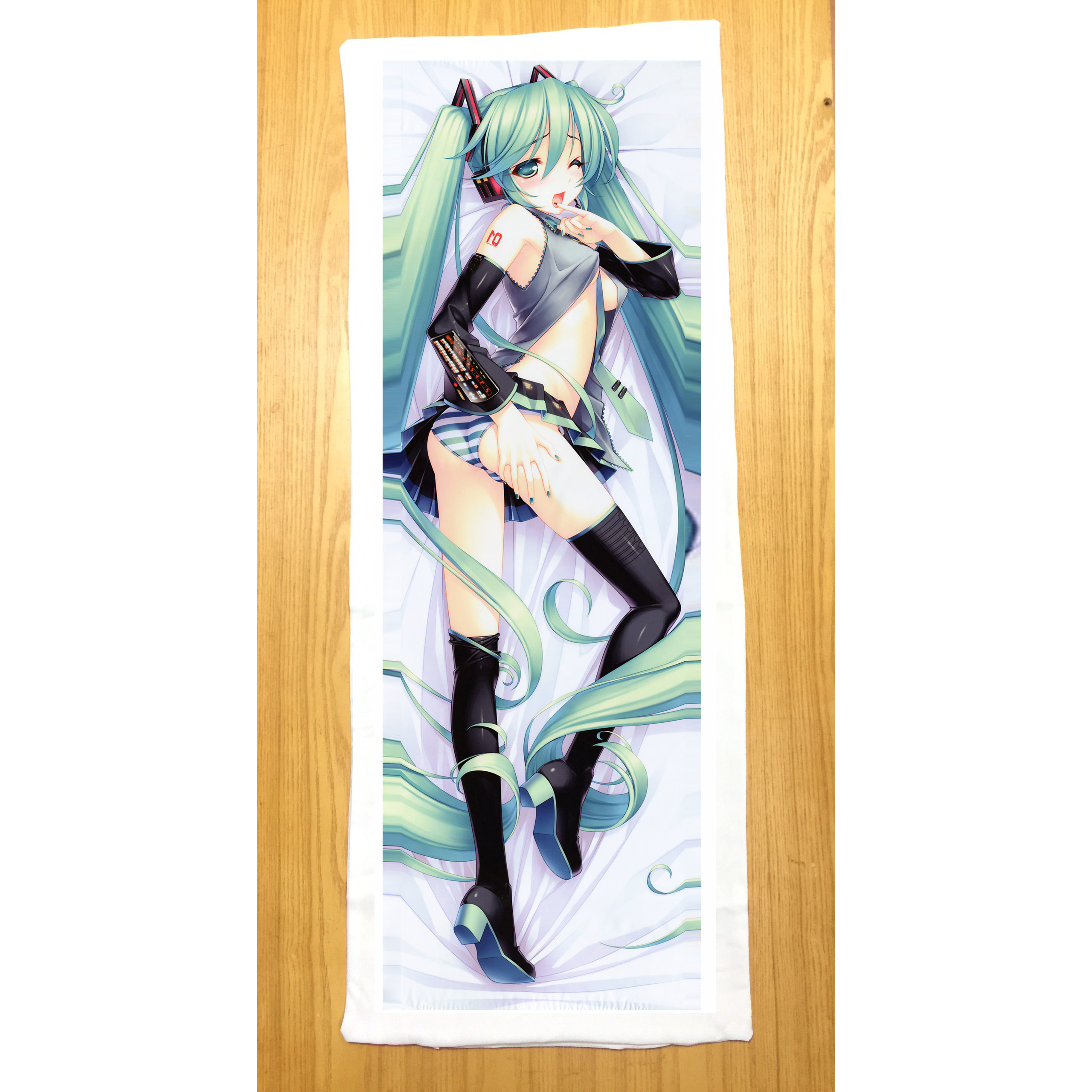 VỎ GỐI ÔM Hatsune Miku 40cm x100cm